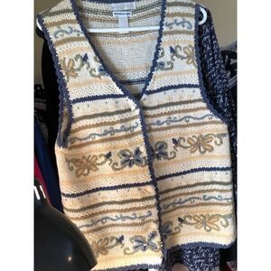 Cape Isle Knitters Hand Knit Fair isle button vest cottage core Vtg 90s L
